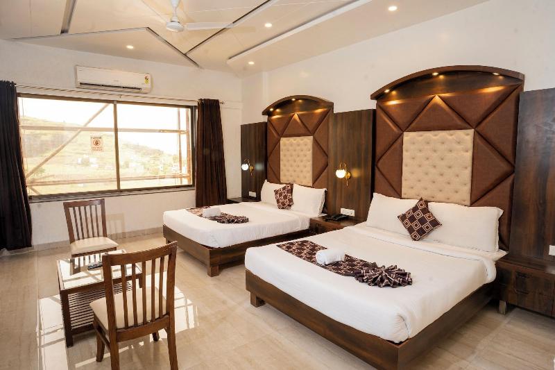 Hotel Grand Sarowar image