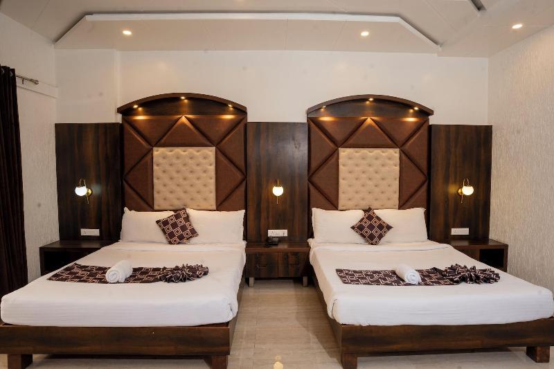 Hotel Grand Sarowar image