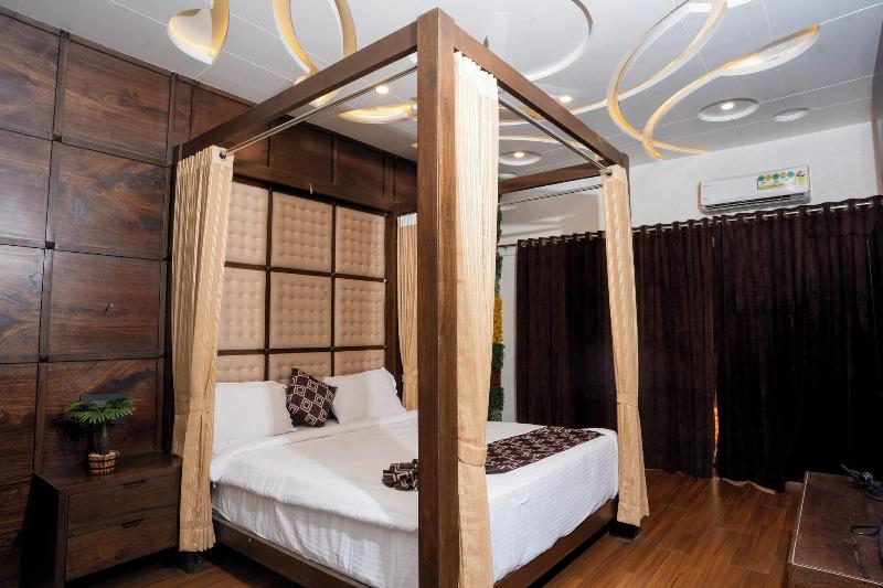 Hotel Grand Sarowar image