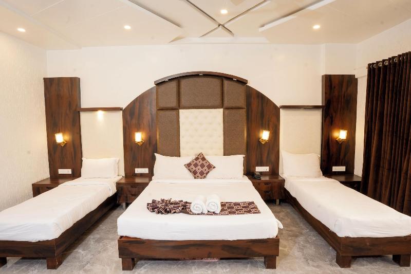Hotel Grand Sarowar image