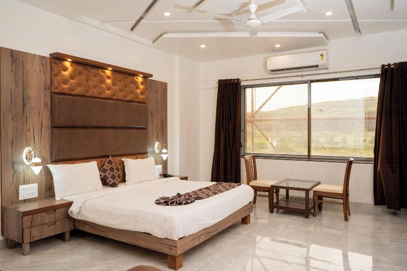 Hotel Grand Sarowar image