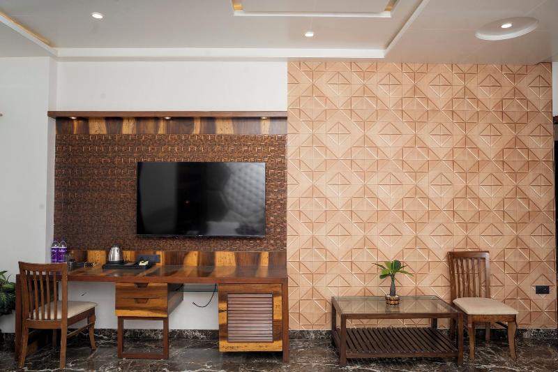 Hotel Grand Sarowar image