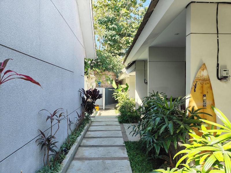 Manuver Surf And Stay Uluwatu Bali image