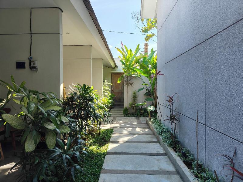 Manuver Surf And Stay Uluwatu Bali image