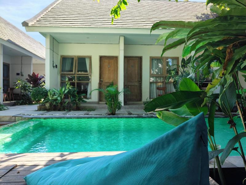 Manuver Surf And Stay Uluwatu Bali image