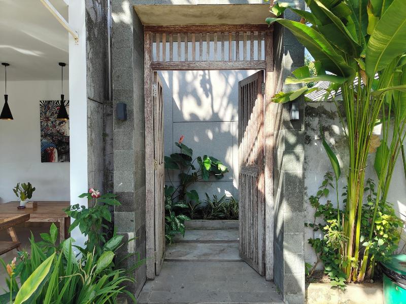 Manuver Surf And Stay Uluwatu Bali image