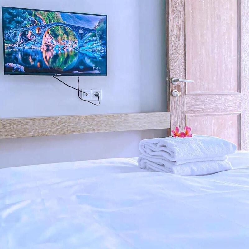 Manuver Surf And Stay Uluwatu Bali image