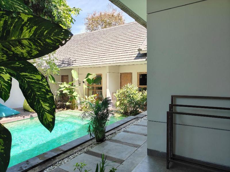 Manuver Surf And Stay Uluwatu Bali image
