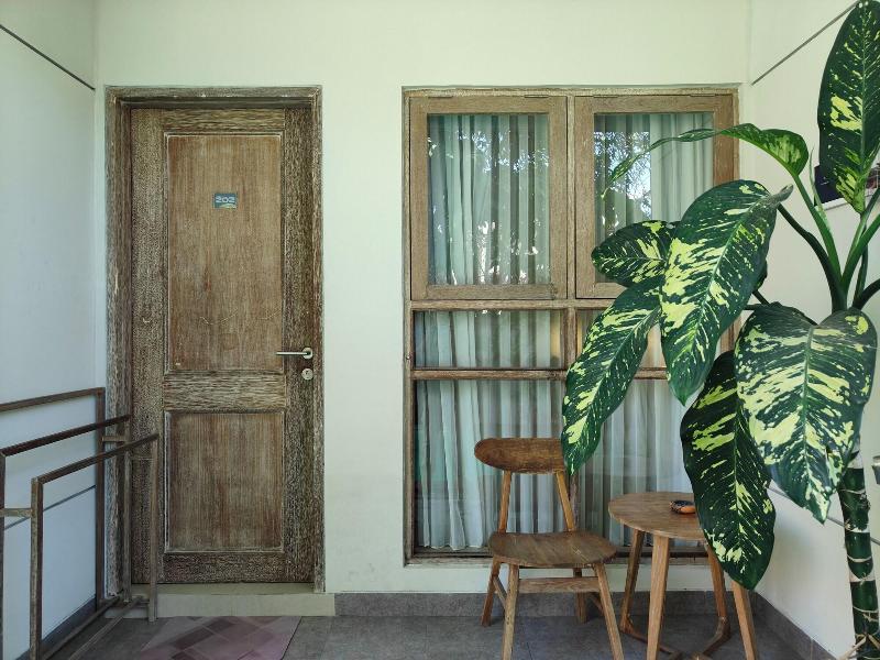 Manuver Surf And Stay Uluwatu Bali image