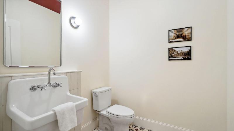 The Mary Beth Hotel Gallery image