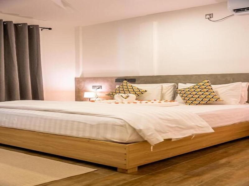 Holiday Crib image