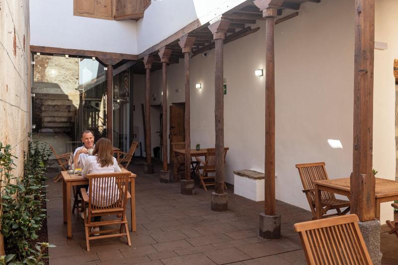 Hotel Emblema Tico La Casa De La Camelia image