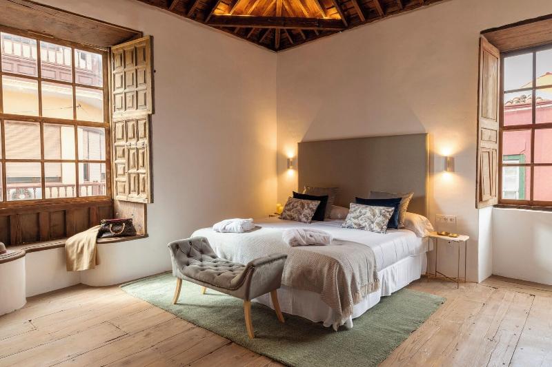 Hotel Emblema Tico La Casa De La Camelia image