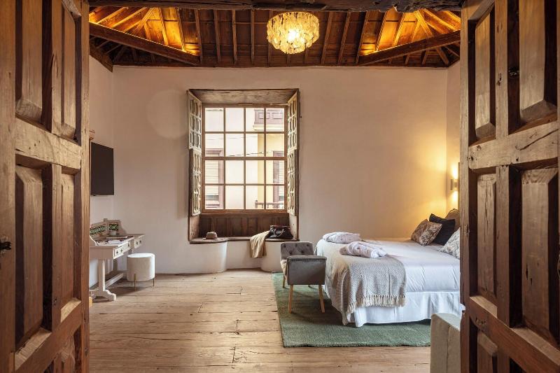 Hotel Emblema Tico La Casa De La Camelia image