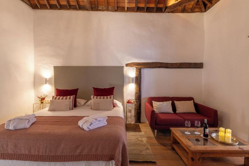Hotel Emblema Tico La Casa De La Camelia image