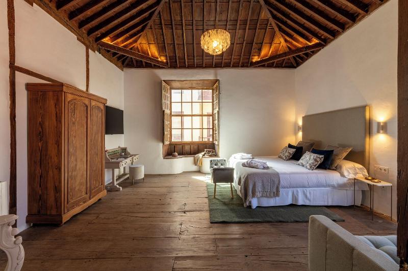 Hotel Emblema Tico La Casa De La Camelia image