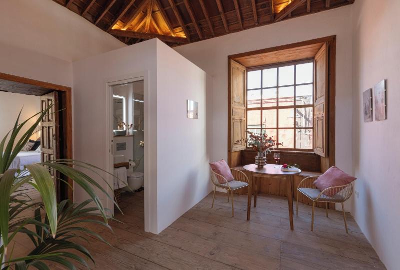 Hotel Emblema Tico La Casa De La Camelia image