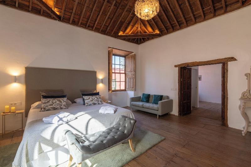 Hotel Emblema Tico La Casa De La Camelia image