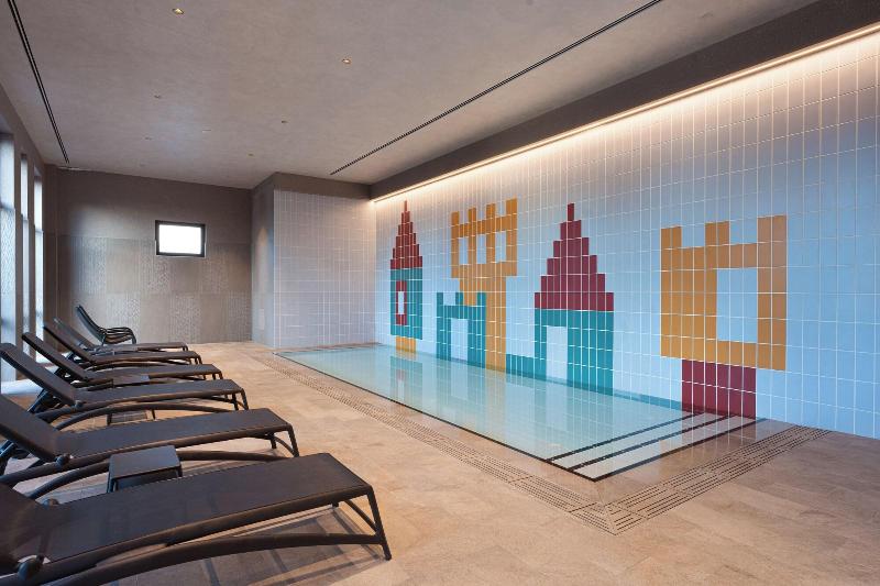 Atmosphere Hotel image