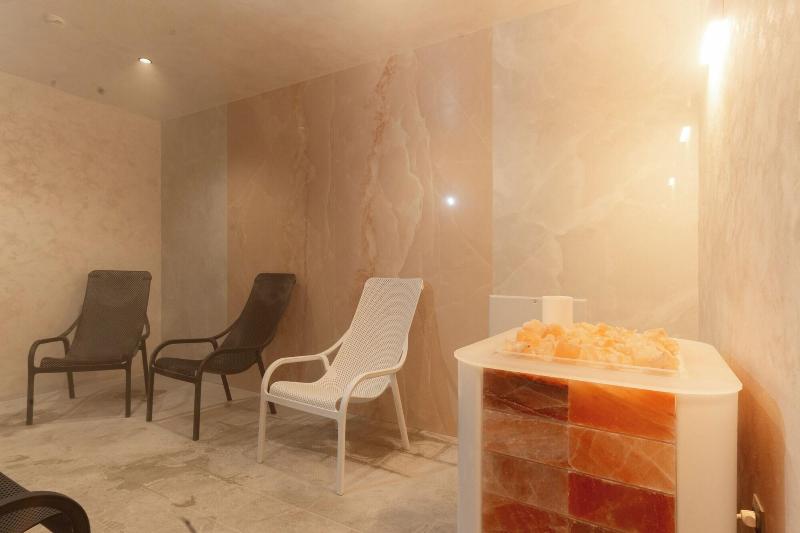 Atmosphere Hotel image