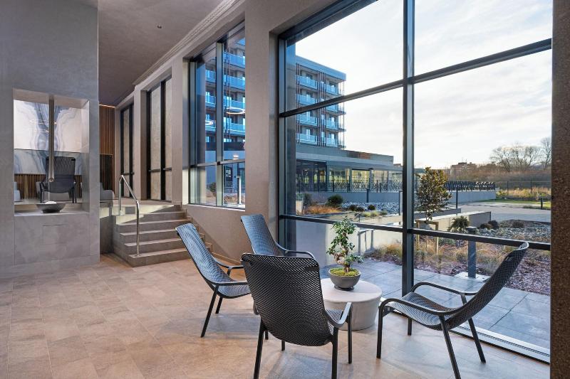Atmosphere Hotel image