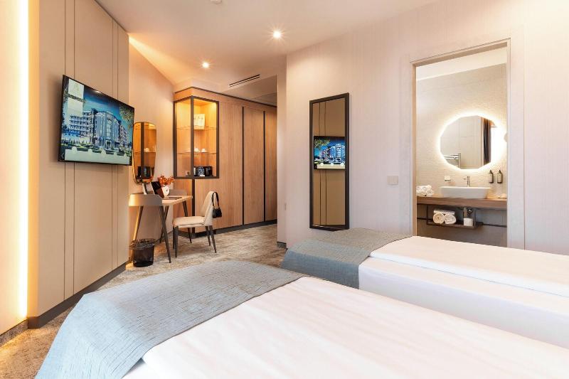 Atmosphere Hotel image
