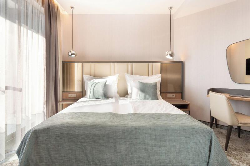 Atmosphere Hotel image