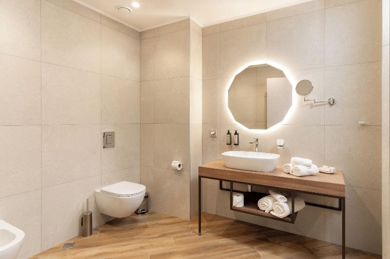 Atmosphere Hotel image