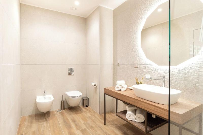 Atmosphere Hotel image
