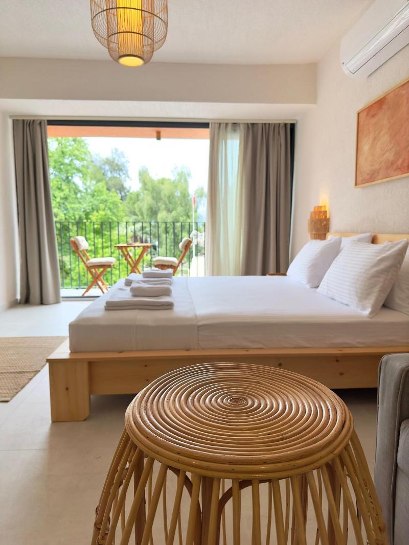 Rue Rooms image