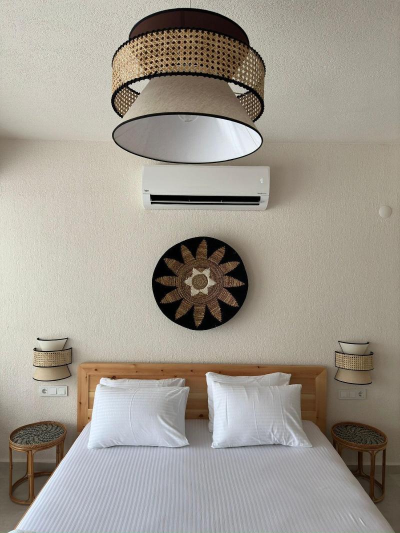 Rue Rooms image