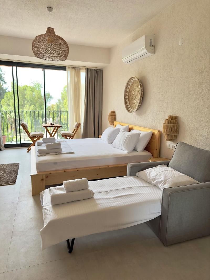 Rue Rooms image