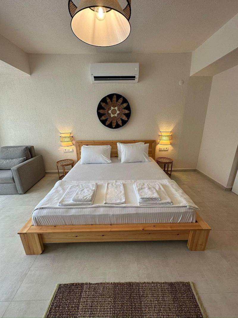 Rue Rooms image