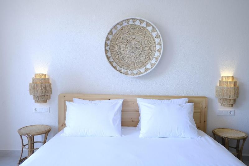 Rue Rooms image