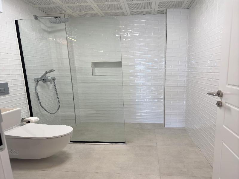 Rue Rooms image