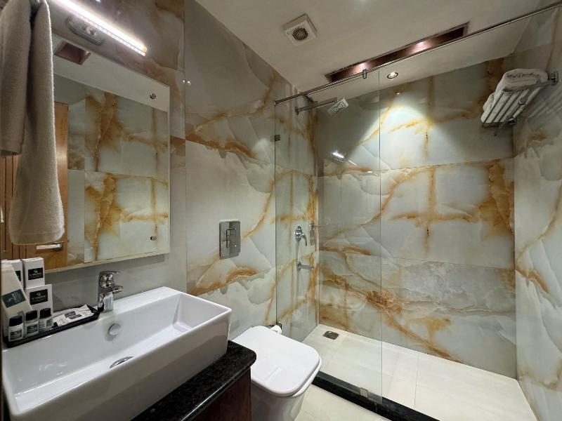 Hotel Rockland Residency image