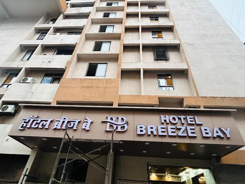 Hotel Breeze Bay image