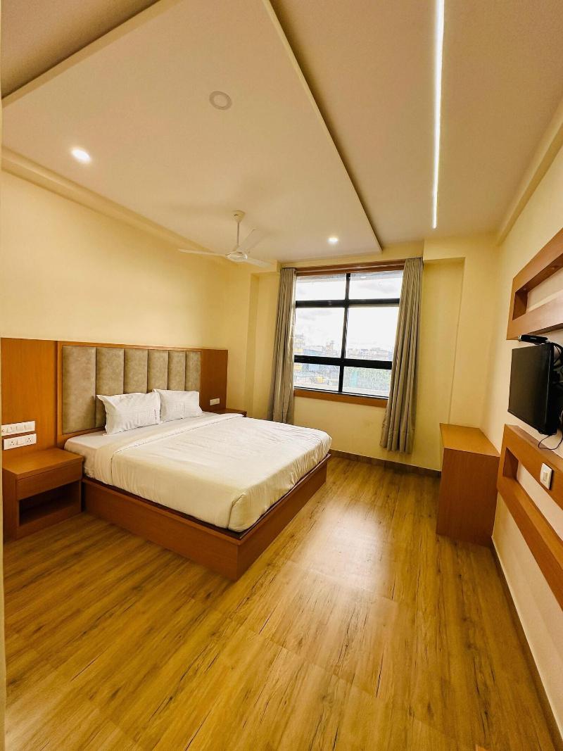 Hotel Breeze Bay image