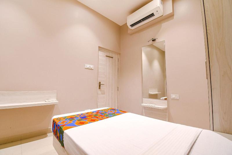 Fabhotel Kitchen Q Inn image