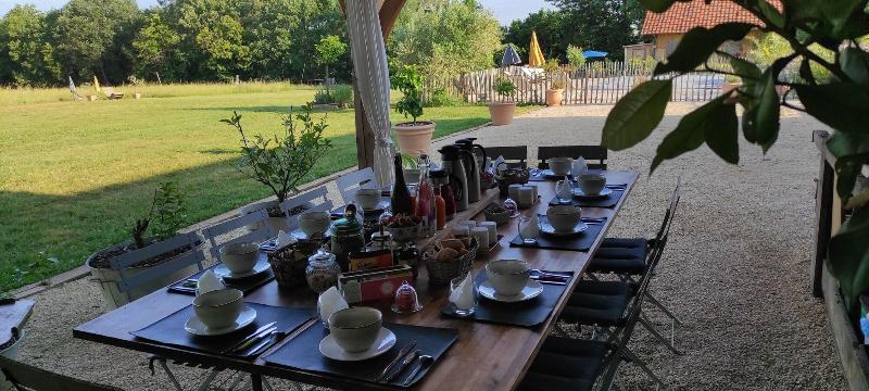 Britavit Chambres Et Table D Ha Tes image