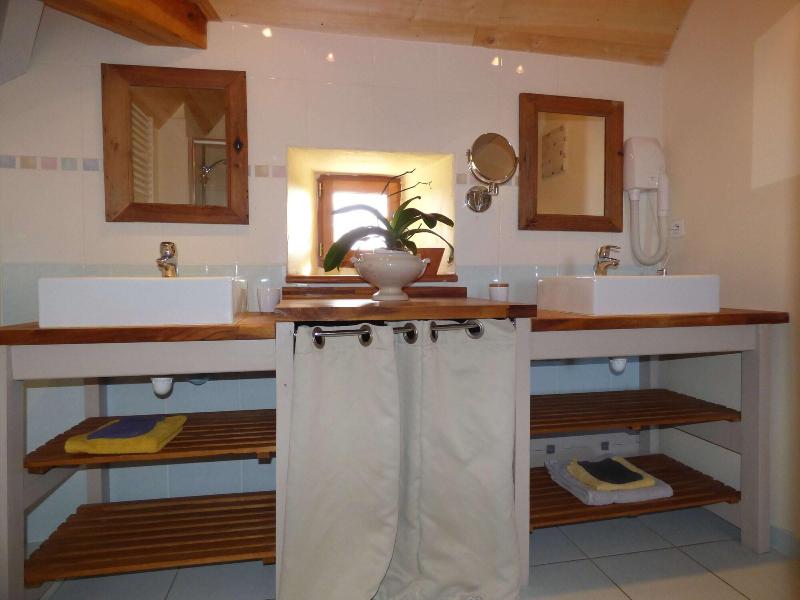 Britavit Chambres Et Table D Ha Tes image