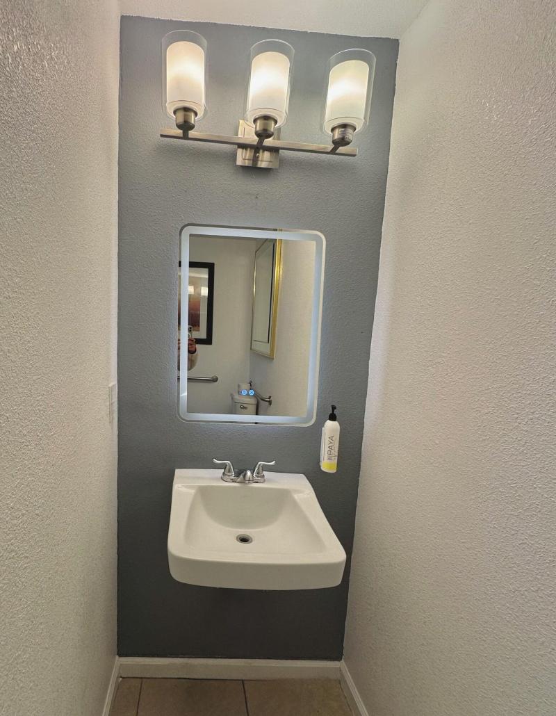Budget Motel image