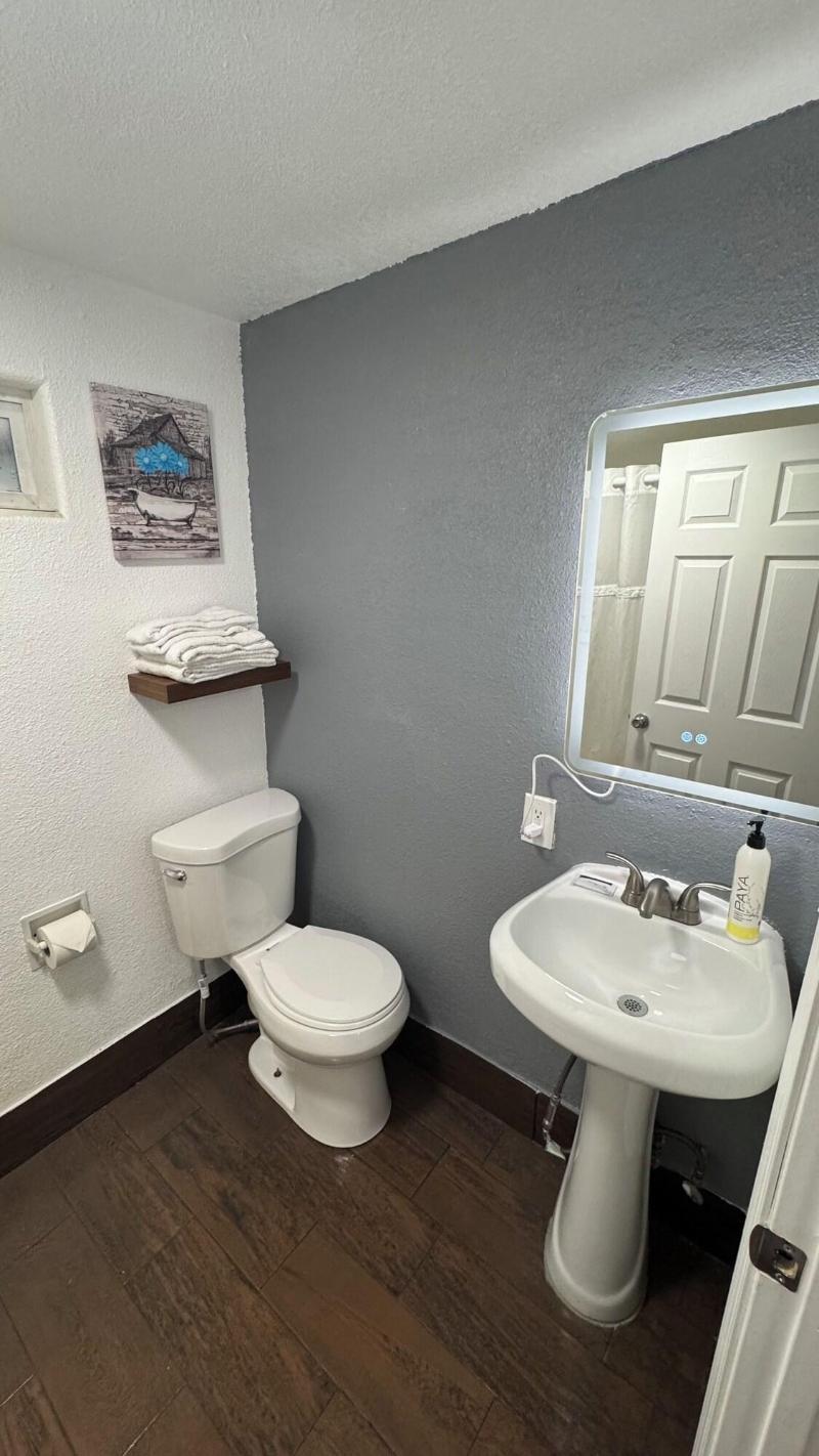 Budget Motel image