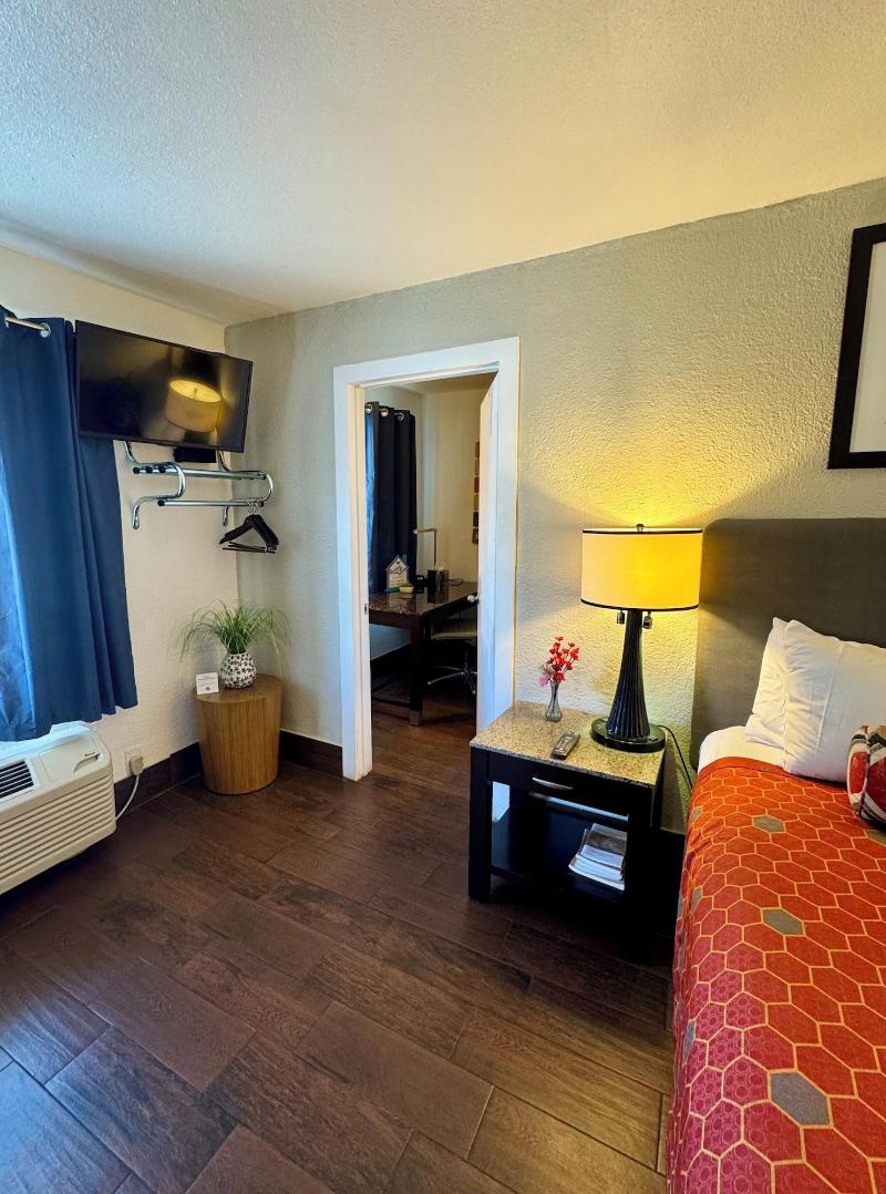 Budget Motel image
