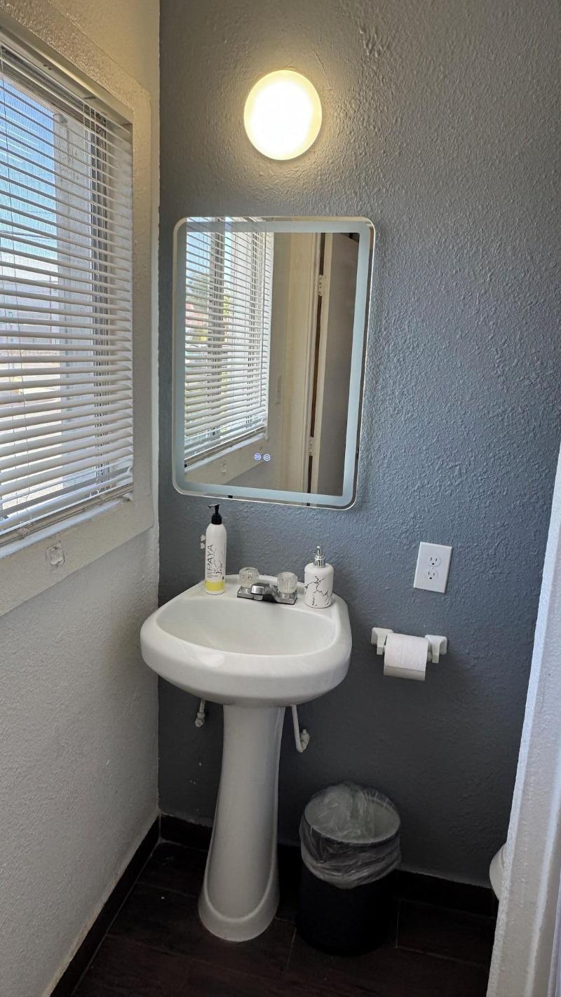 Budget Motel image
