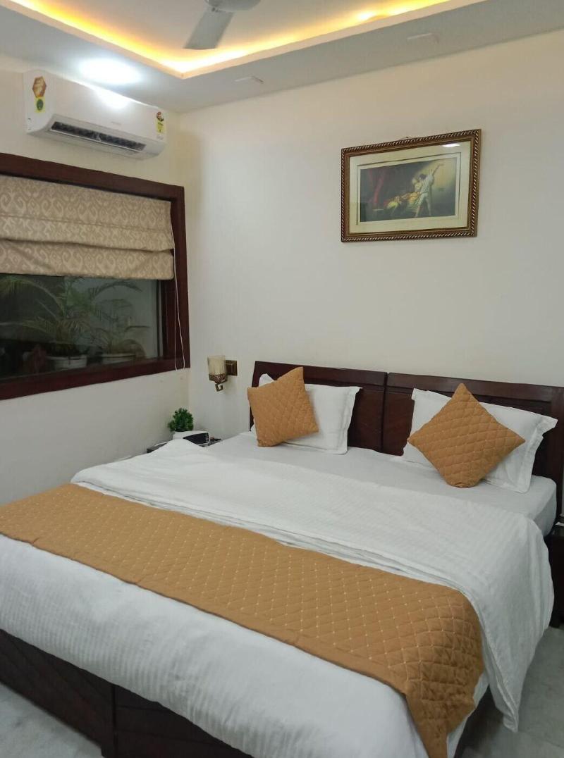 Room In B B Home Stay Bed And Break Fast image