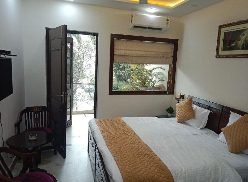 Room In B B Home Stay Bed And Break Fast image
