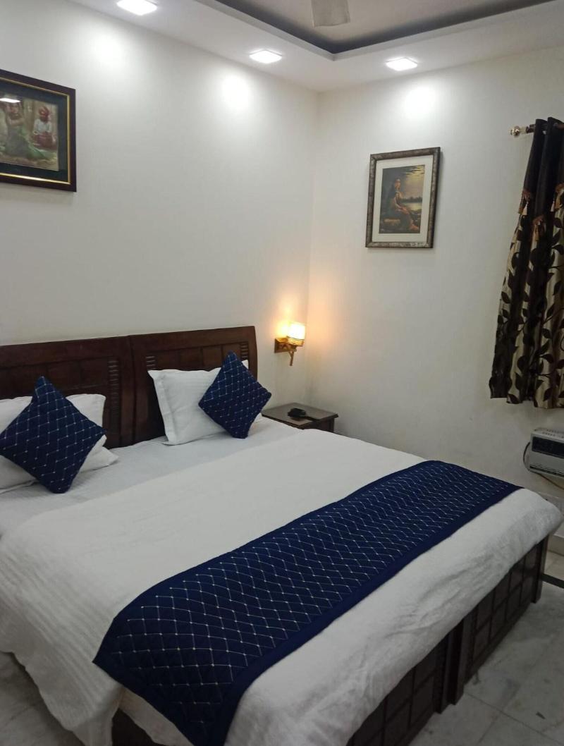 Room In B B Home Stay Bed And Break Fast image