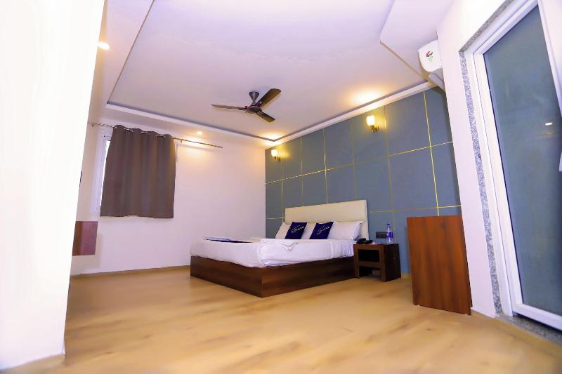 Hotel Core One Bliss image