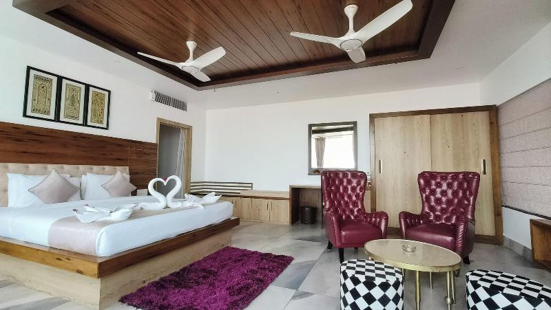 Vbrance Luxury Boutique Hotel image